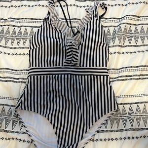 Cute stripped suit